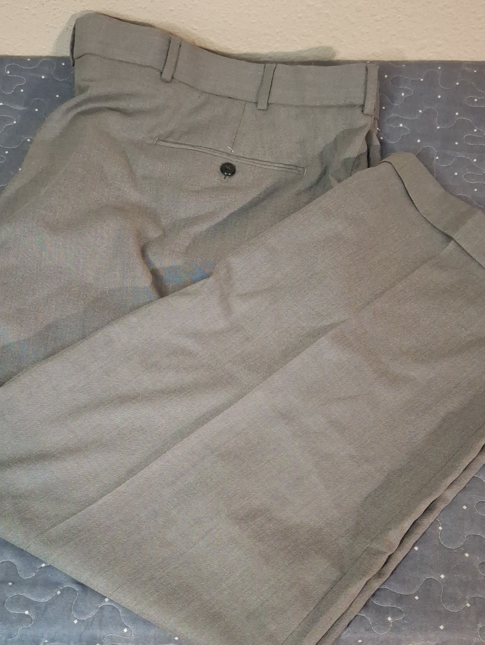 Stafford Travel Men's Dress Pants - Gray Classic Trousers size 52 x 29 NWT